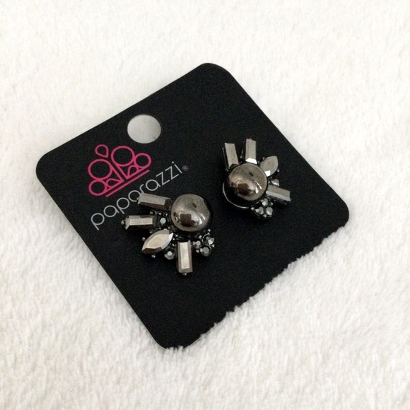 PAPARAZZI “Radical Radiance” Black Metallic Studs, Stocking Stuffer – NWT - Picture 4 of 13
